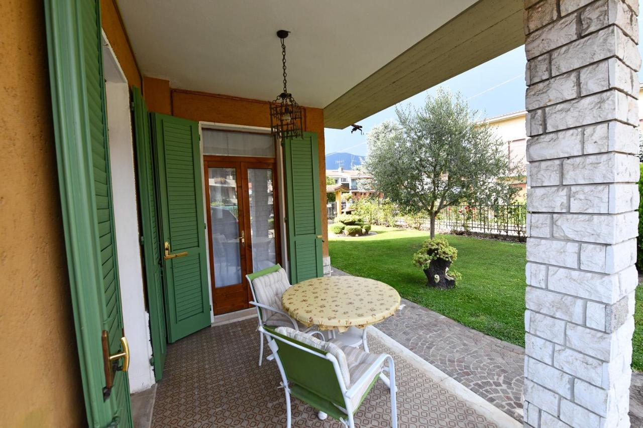 Fontana Fiorita Iseo Apartment Bagian luar foto